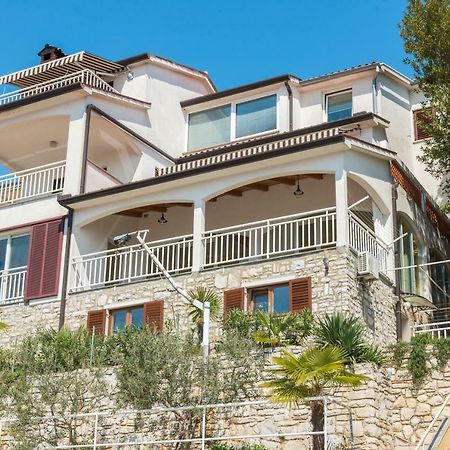 Luxury 1 Bedroom Apartment In Рабац Екстериор снимка